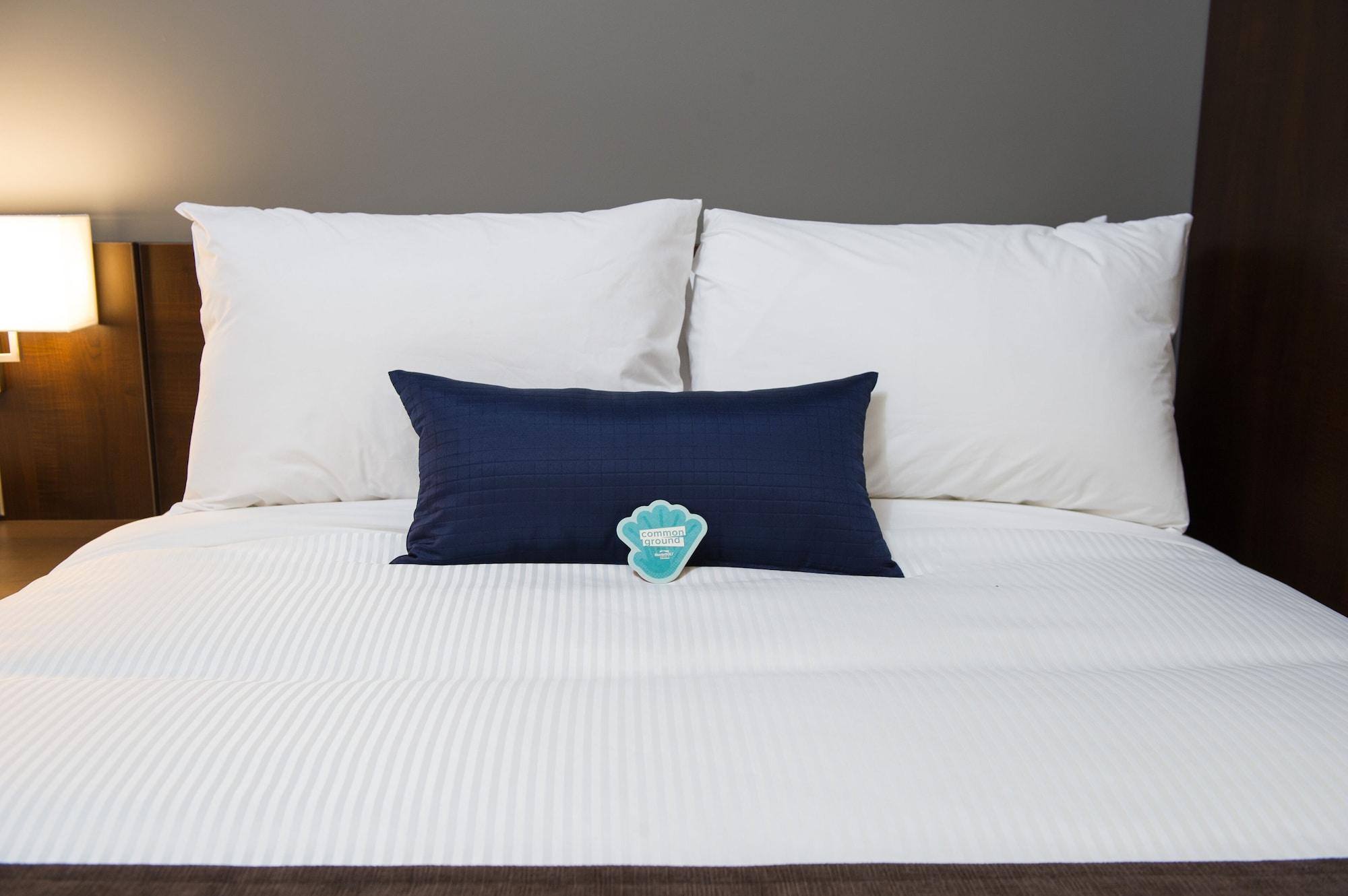 Microtel Inn & Suites By Wyndham Whitecourt Bagian luar foto